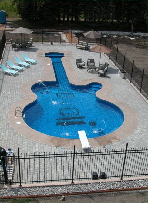 Vista generale di una piscina per chitarra