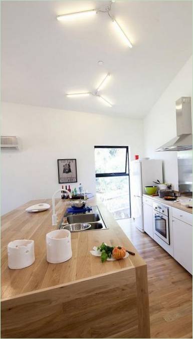 GRANDE & campo; piccola casa