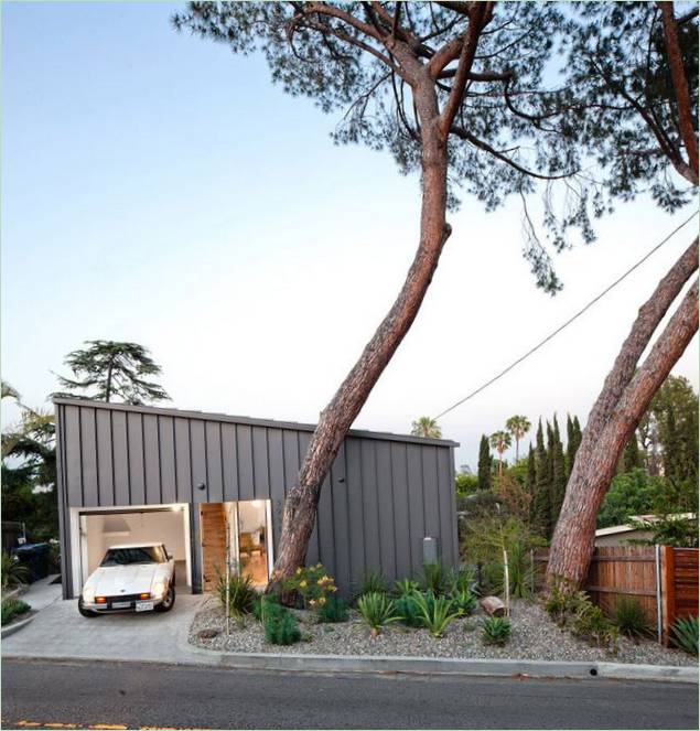 GRANDE & campo; piccola casa