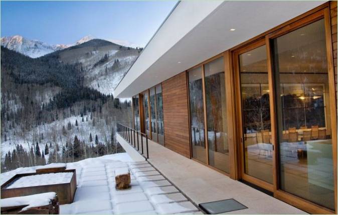 Interno della Linear House dello Studio B Architects, Aspen, Colorado, USA