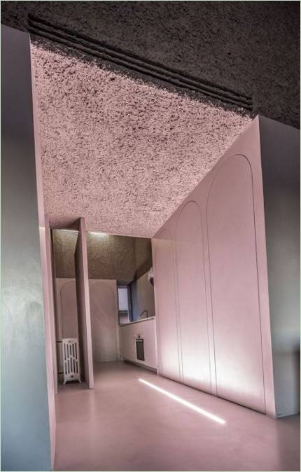 Un insolito interno di casa di Antonino Cardillo a Roma, Italia