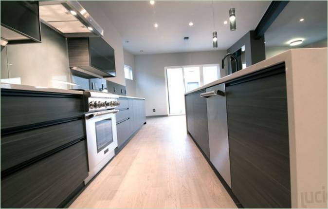 Cucina moderna con isola in nero
