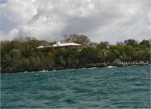 Esterno del cottage dell'isola tropicale