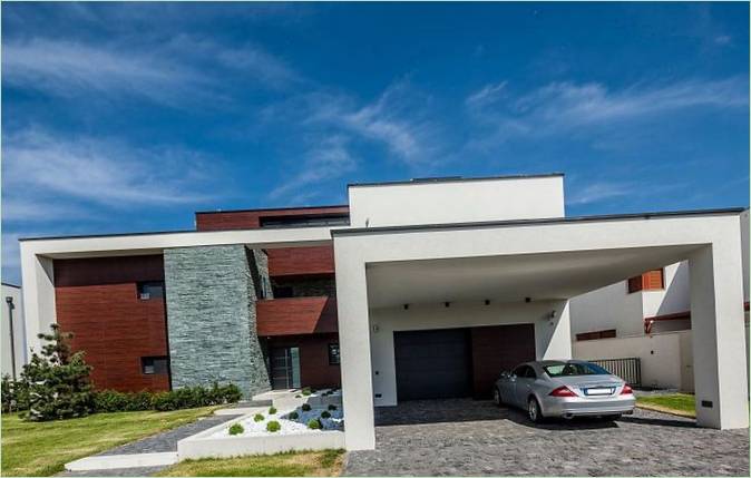 Interno di un edificio con garage