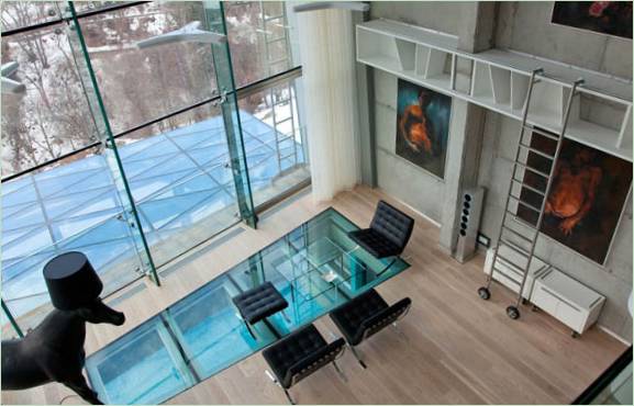 Uno straordinario interno di soggiorno presso la Zinc House in Romania