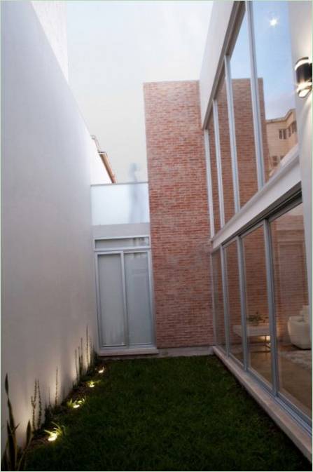 Un edificante cortile di una casa urbana in Messico