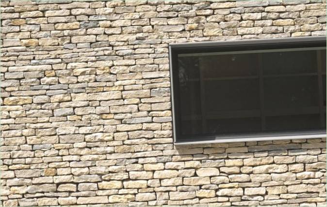 La facciata di Hurst House in Inghilterra