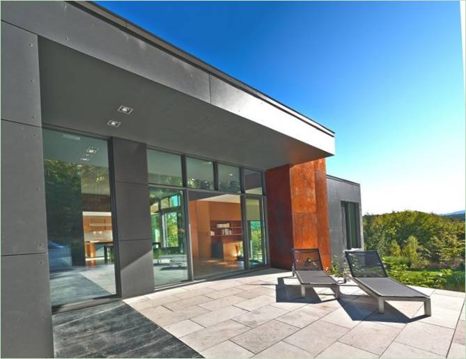 Design elegante della casa di campagna di Montreal