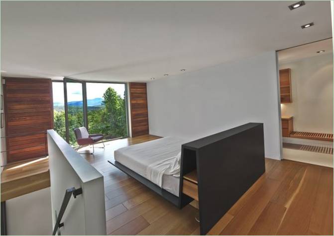 Interno della camera da letto della casa di campagna Montreal