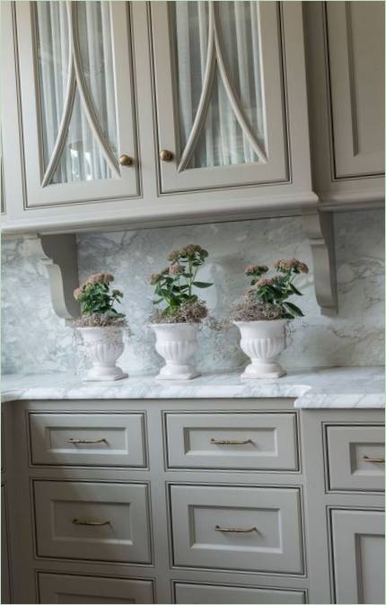 Interno della cucina in colori chiari