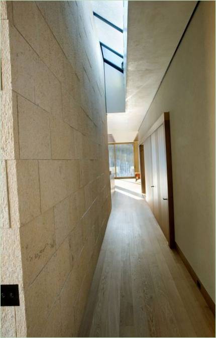 Interno della Linear House dello Studio B Architects, Aspen, Colorado, USA
