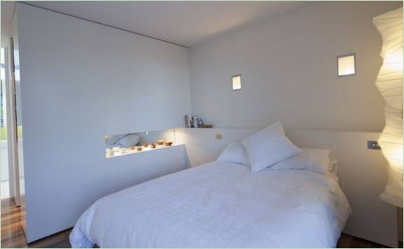 Interno di una camera da letto in bianco