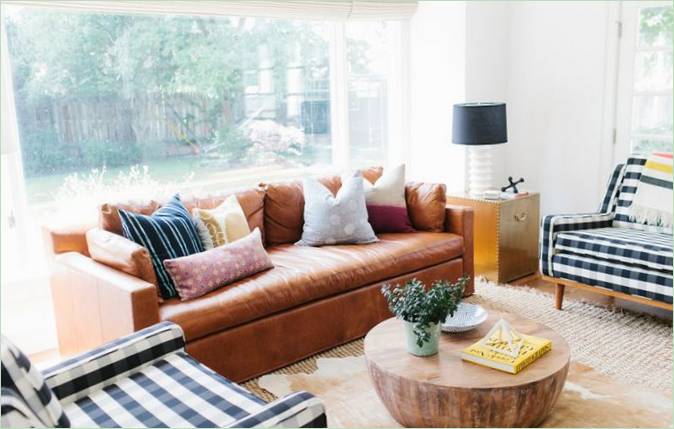 Incredibile interno di una casa chiara: tessuto Incredibile design d'interni di una casa dai colori chiari: i tessuti