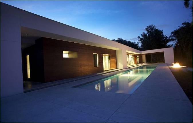 Una divina vista serale della villa