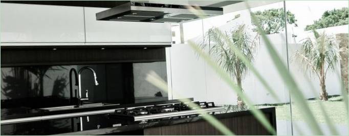 Architettura minimalista della casa di campagna