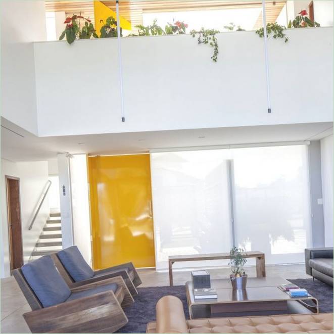 Soggiorno di una moderna casa Linhares Dias in Brasile