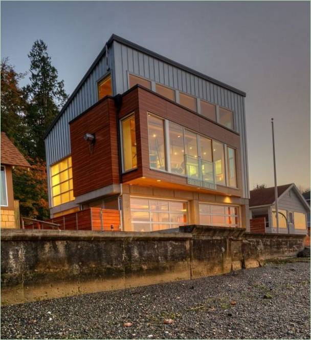 Progetto della Casa dello Tsunami di Designs Northwest Architects a Camano Island