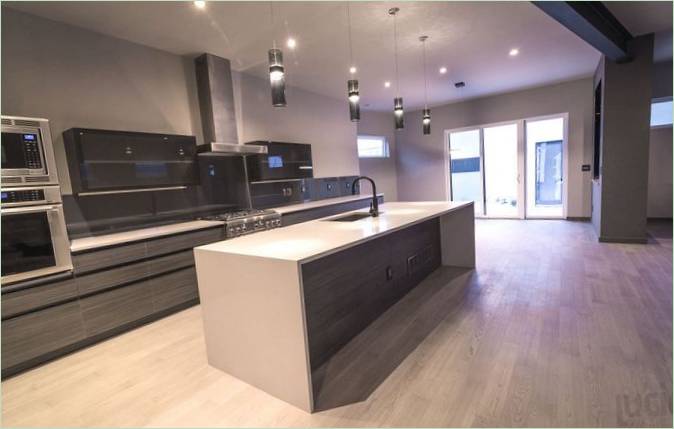 Cucina moderna con isola nera