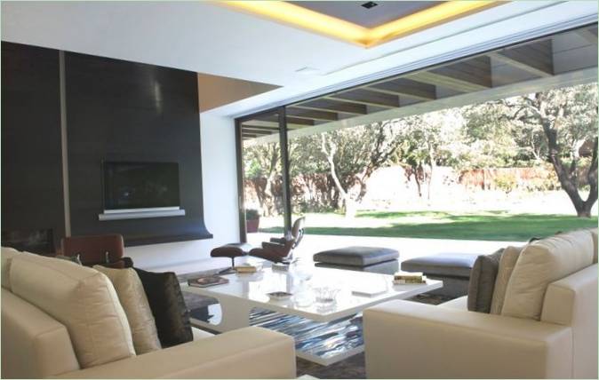 Interno della residenza familiare Marmol&Bamboo House a Madrid