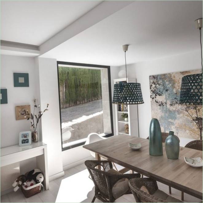 La zona pranzo di C&C HOUSE in Spagna