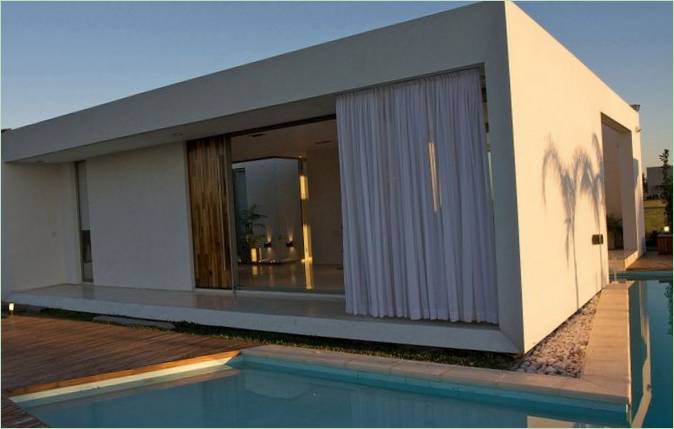 Cottage DT Puerto Roldán di VismaraCorsi Arquitectos
