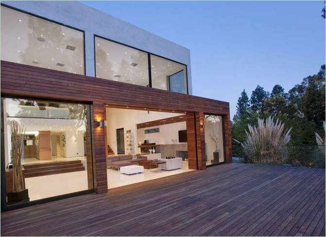 Design minimalista di una villa di lusso a Beverly Hills
