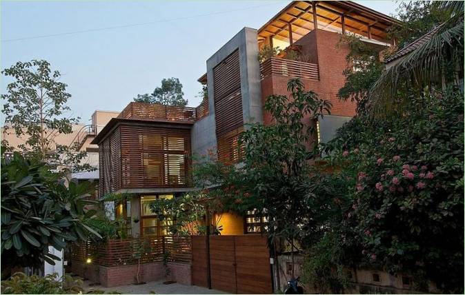 La Green House, una villa in mattoni rossi ecologica ed efficiente dal punto di vista energetico