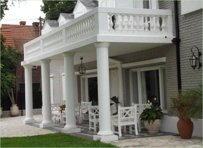 Una lussuosa villa di Buenos Aires progettata da César Boratyn
