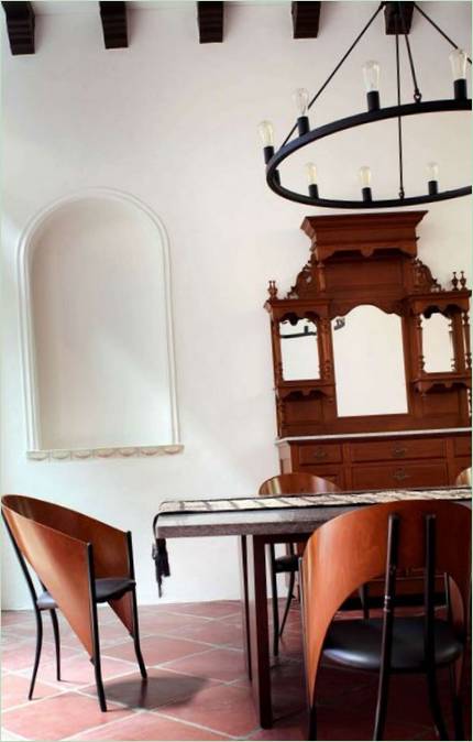 Interno della sala da pranzo della residenza di Neil Road