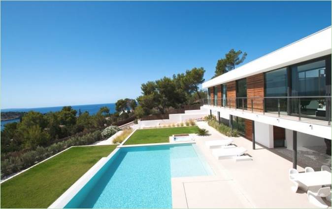 Area lounge a bordo piscina