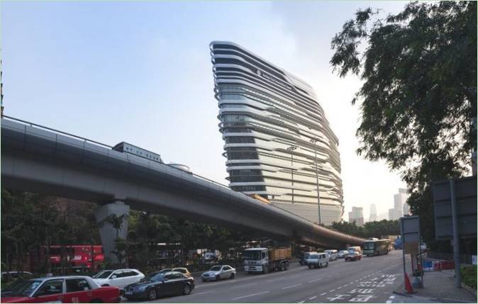La torre dell'innovazione del Jockey Club a Hong Kong