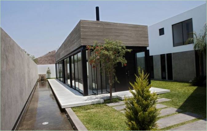 Casa circondata a Lima, Perù