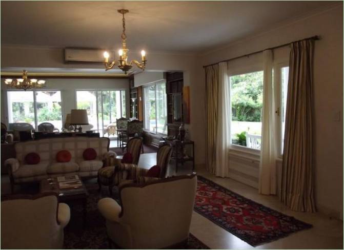 Una lussuosa villa progettata da César Boratyn a Buenos Aires