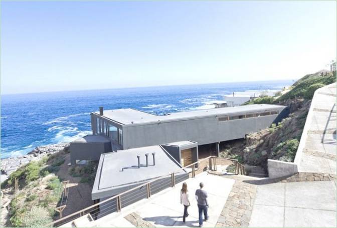 Casa sul lungomare di LAND Arquitectos