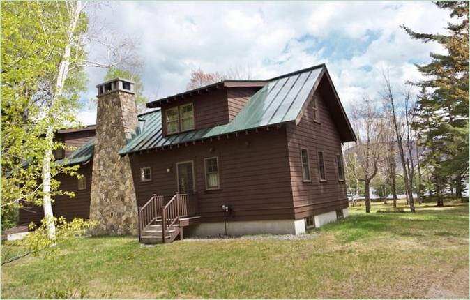 Design del rifugio sul lago Maine in Canada