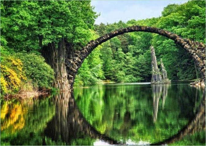 Rakotzbrücke (Ponte del Diavolo) in Germania