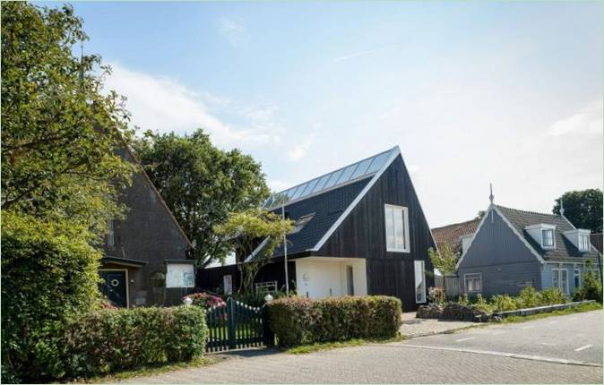 Incantevole cottage in stile rustico del rinomato Korteknie Stuhlmacher Architecten