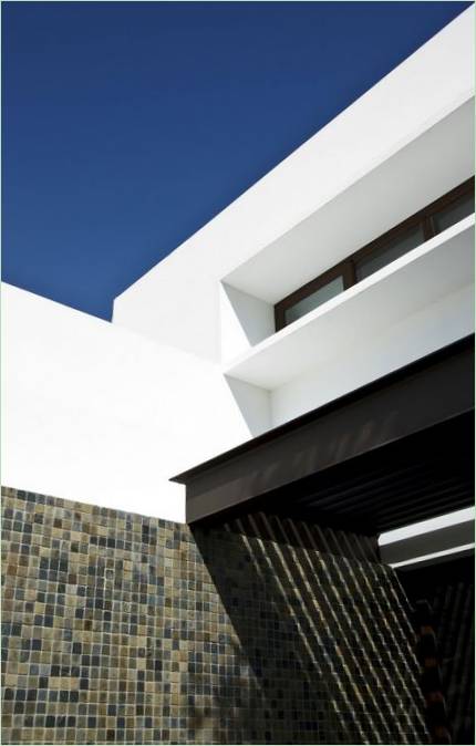 L'interno dell'accogliente Casa Altabrisa a Merida, nello stato dello Yucatan, in Messico. Progetto di Grupo Arquidecture