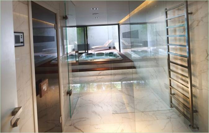 Porte per il bagno con vasca idromassaggio