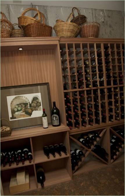 Cantina dei vini fatta in casa