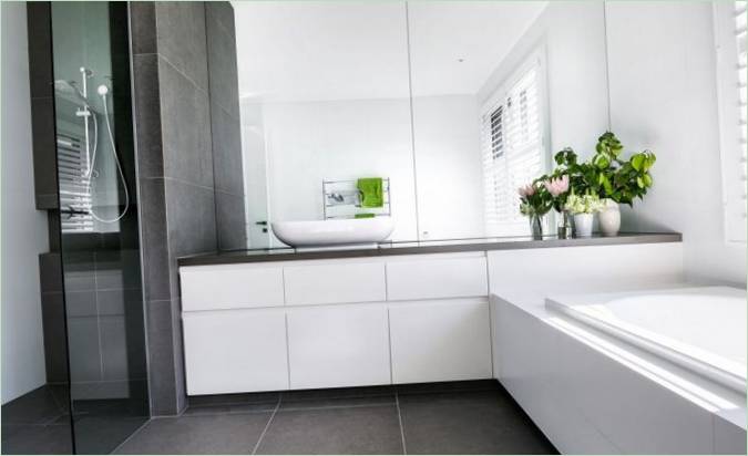 Malvern East dello studio Canny Architects plumbing