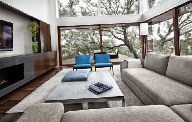 Interno del soggiorno della Casa sull'albero