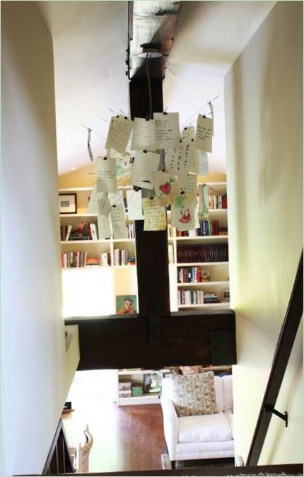 Riflettori creativi su un pianerottolo