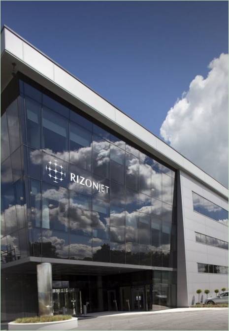 Lounge dell'aeroporto: la facciata dell'aeroporto di Biggin Hill