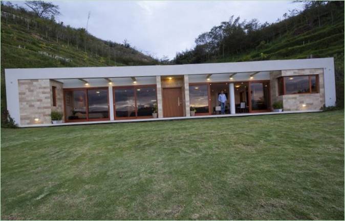 La facciata della casa di montagna Casa Mirador in Ecuador