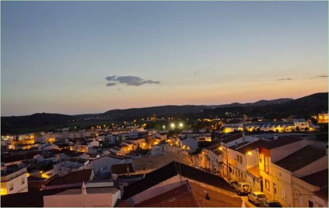 Vista della città di notte