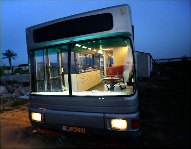 Casa-bus di Ward Design