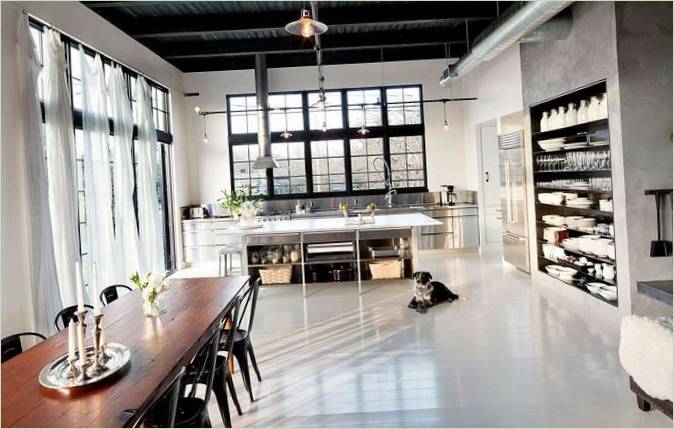 Cucina spaziosa con isola