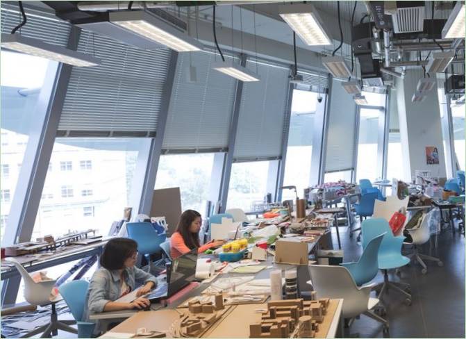 La torre dell'innovazione del Jockey Club a Hong Kong