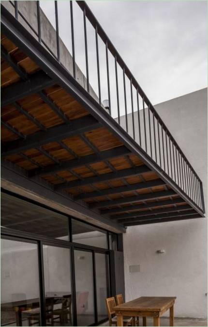 La terrazza della casa di campagna L250 in Argentina